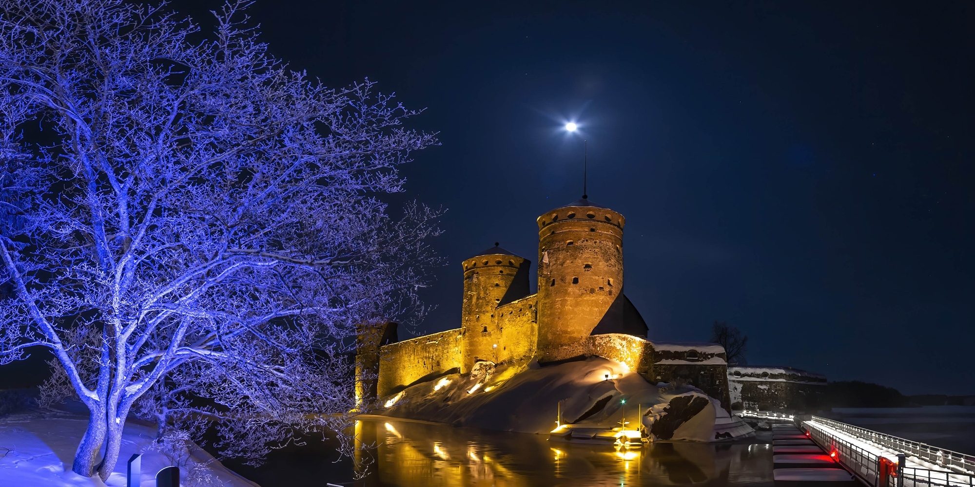 2 2000 Olavinlinna Panorama 1 web